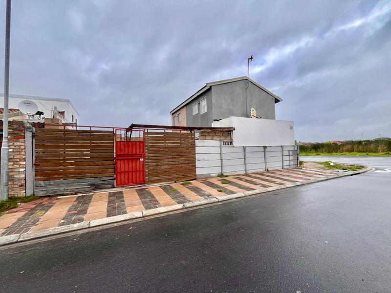 2 Bedroom Property for Sale in Pelikan Park Western Cape
